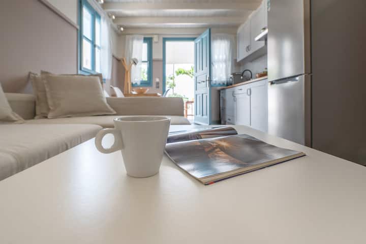 Peaceful 2br Apt, 2 Min Kamari Beach & Market - Santorini