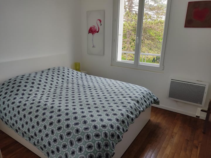 bedroom 5 with 160x200 bed, on solid hardwood floors, garden side
