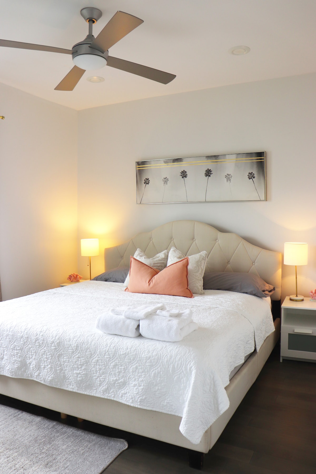 欢迎来到「珊瑚室」。 位于三楼。 配备全功能卫生间。