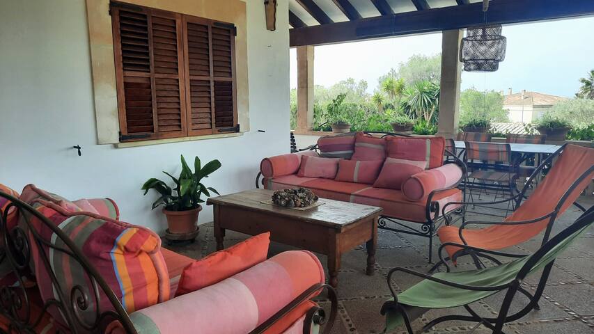 Incredibly charming villa by the sea of Son Veri gallery image 3