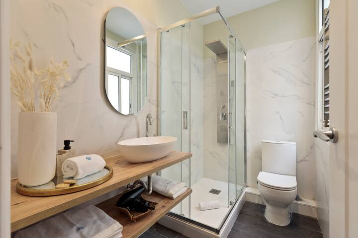 3BR Apartment in Central Barcelona gallery image 5