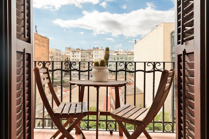 3BR Apartment in Central Barcelona gallery image 2