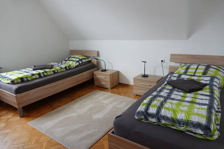 Schlafzimmer 2