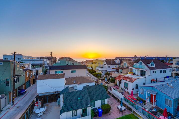 Modern Beach House Steps to Beach w/ Rooftop Deck gallery image 5