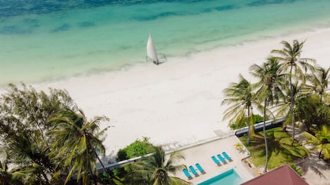 Villa Jasmine - Beach Front Private Pool