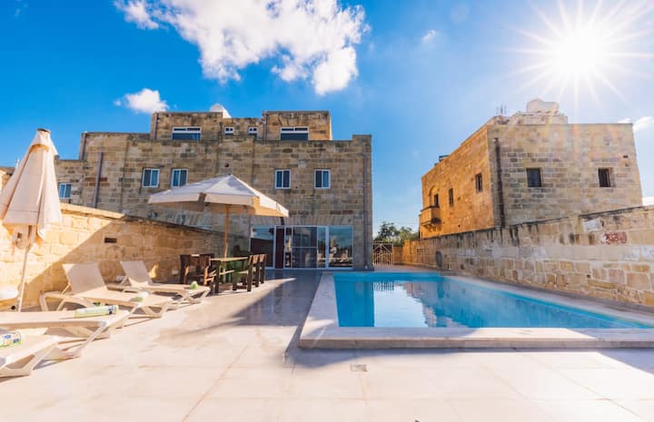 Luxury Villa W/ Private Pool & Country Views, - Malta