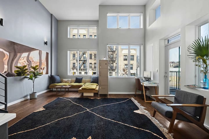 Brooklyn artist loft – bright & spacious!