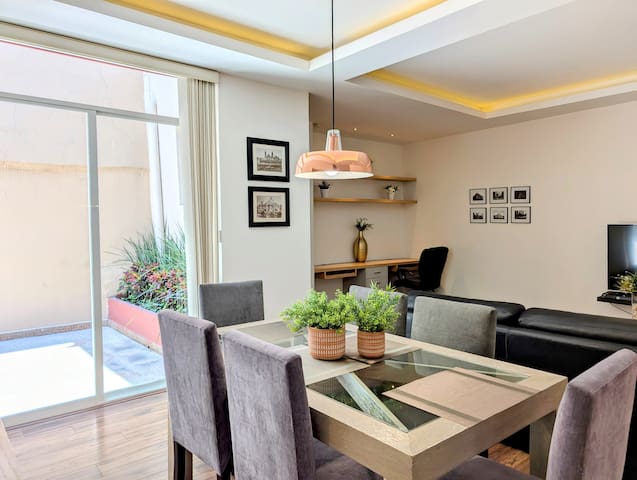 Spacious 2BR/3BD Apt, Secure