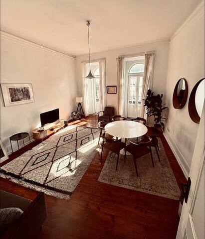 Huge 6Bedroom Apartments. Jardim do Príncipe Real. gallery image 4