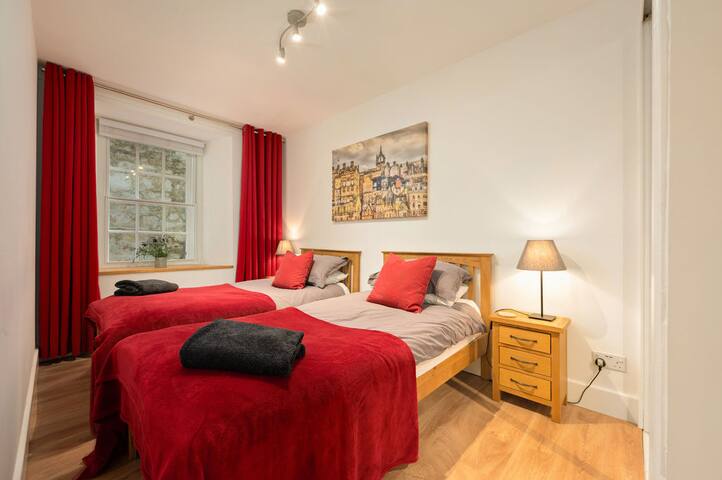 ❂ Heart of Historic Old Town – Blair Street gallery image 4