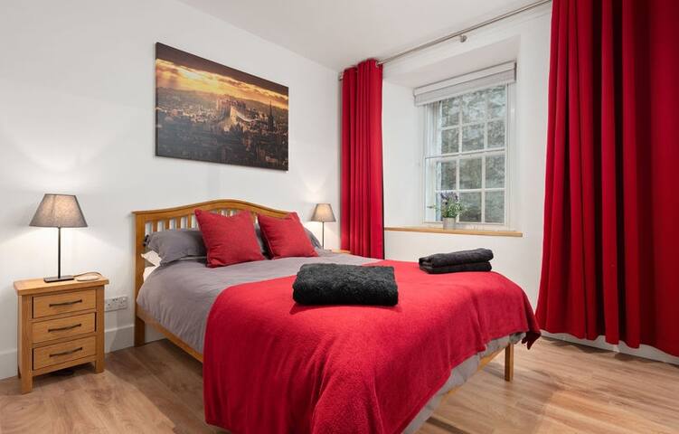 ❂ Heart of Historic Old Town – Blair Street gallery image 3