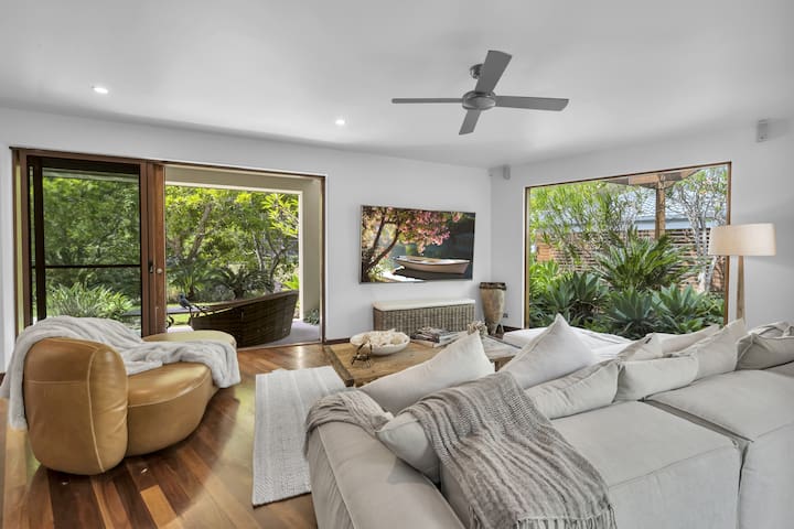 Entire Villa – The Lakes Coolum 35 gallery image 3