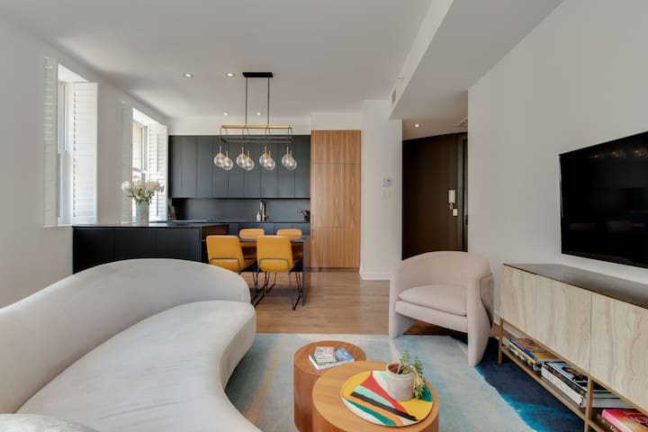 Modern And Historic – Interior Parking Included