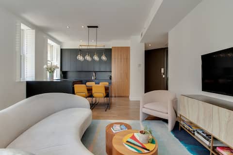 Top performing Airbnb: Modern And Historic - Interior Parking Included in Montréal