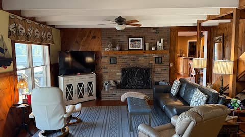 Successful Airbnb property: Wilson Lake Front Living on the Waters Edge ! in Alabama