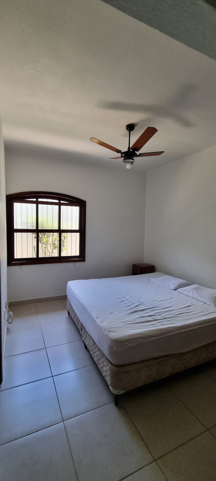 Апартамент - снимка 01