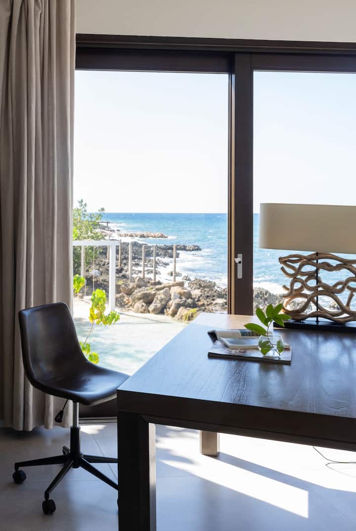 Master suite 1. Start writing your next great novel here? 