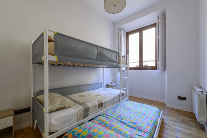 Schlafzimmer 2
