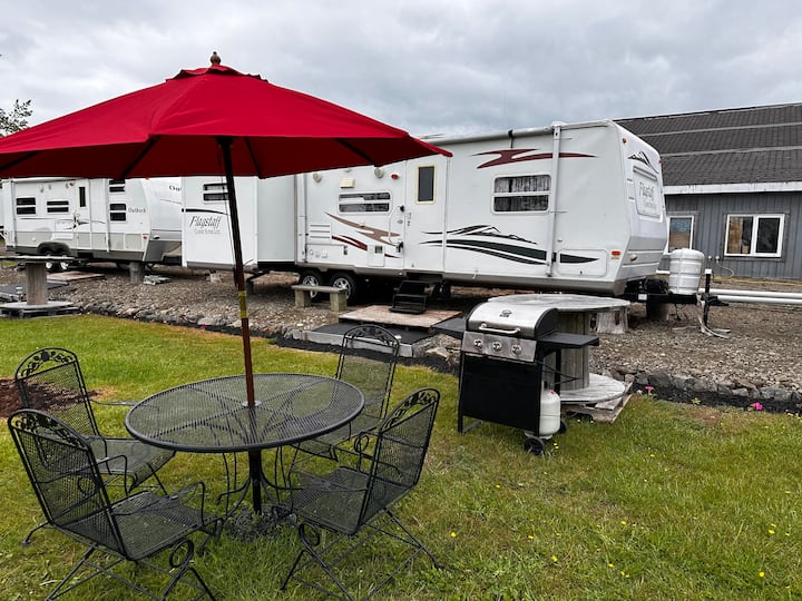 Apple Orchard Flagstaff Camper (Oceanfront View) - Bouctouche