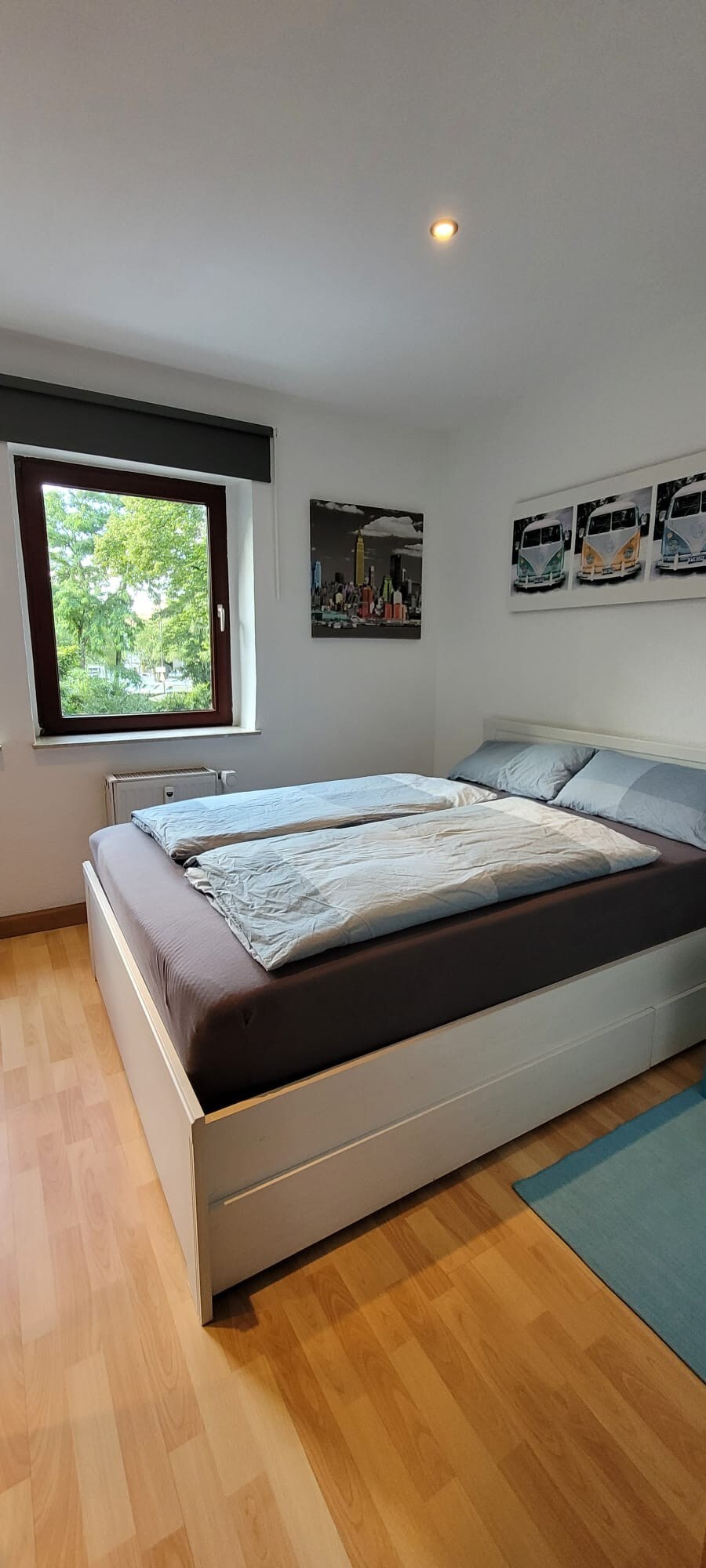 Покрај тоа, може да се резервира од трето лице