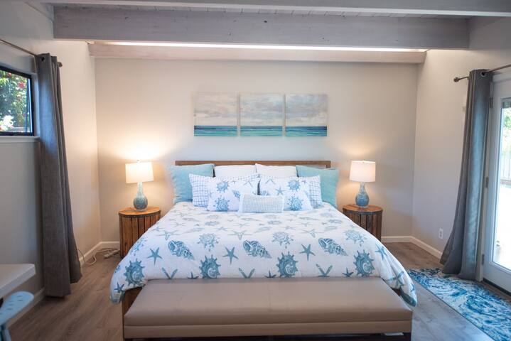 Walk to Capitola Beach, Pleasure Point or 41st Ave gallery image 4