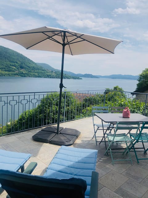 From "Le Tre Zie" Terrace on the lake