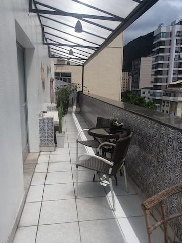 Apartamento Espaçoso ao lado do Metro de Botafogo