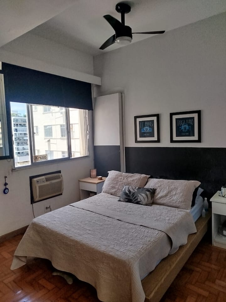Suita 2 - hyrja përmes zonës së lavanderisë.
Krevat dopio, ajër i kondicionuar, ventilator tavani, televizor