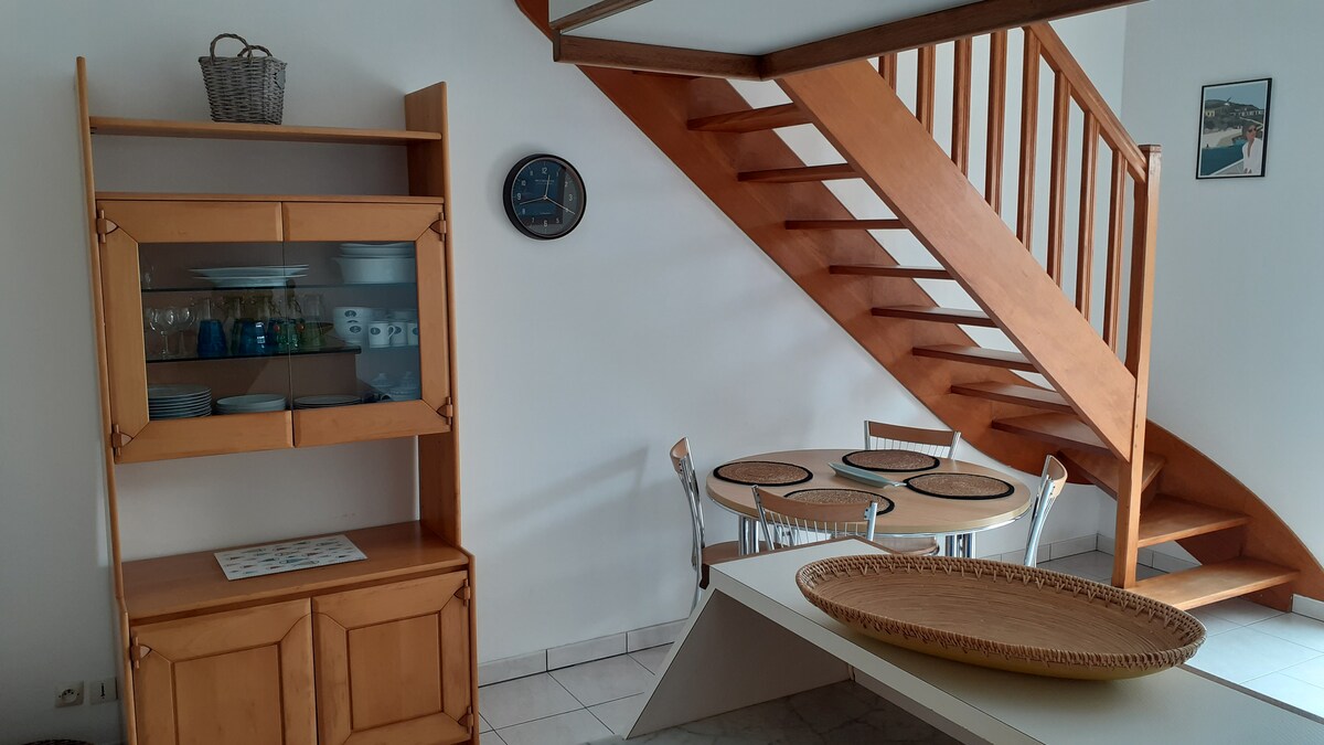 Popular Airbnb listing: "New" Beaches & Thalasso 200 m away. Private parking in Dinard