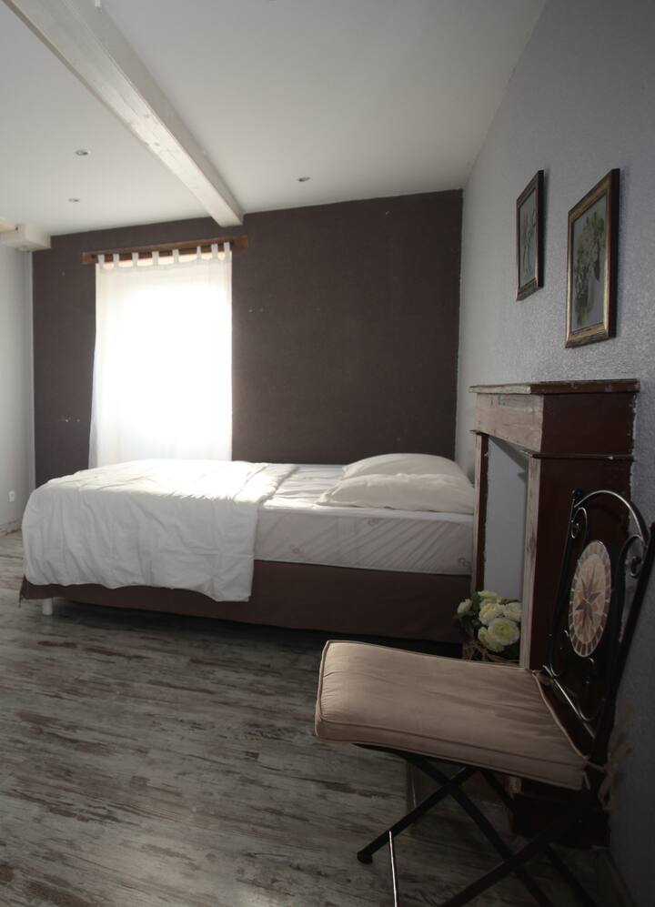 una cama 160 y una litera con cama cajón si es necesario