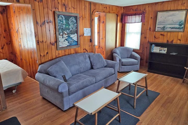 Lakefront Cottage D - Lakeside Peace And Quiet - Lake Winnipesaukee, NH