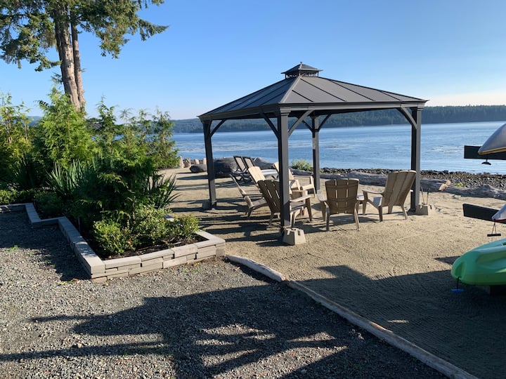 Oceanfront, Secluded, Sandy Beach, Private Hot Tub