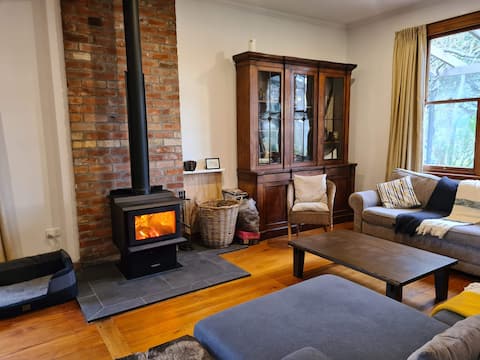 Successful Airbnb property: Character & Convenience | Livingstone Cottage in Ashburton District West