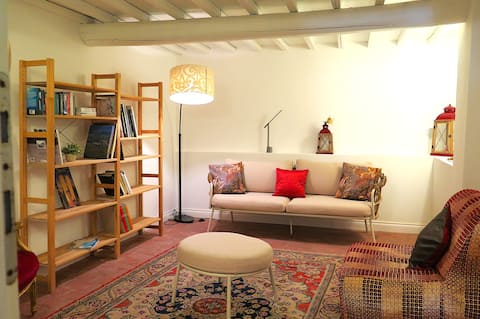 Top Airbnb: Relax in San Gimigano: Terrace + free Parking. in San Gimignano