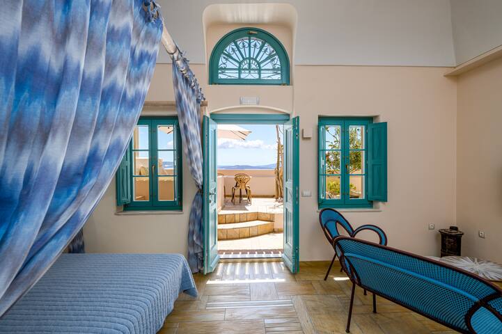 Passion Blue Villa Oia 2 Hot Tubs and Caldera View gallery image 4