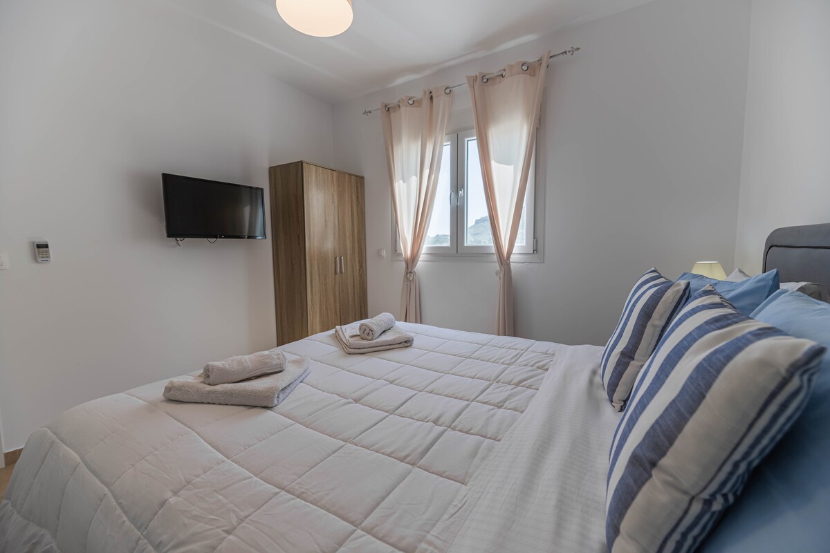 Schlafzimmer 2
Bettgröße: 1,60 x2,00 m