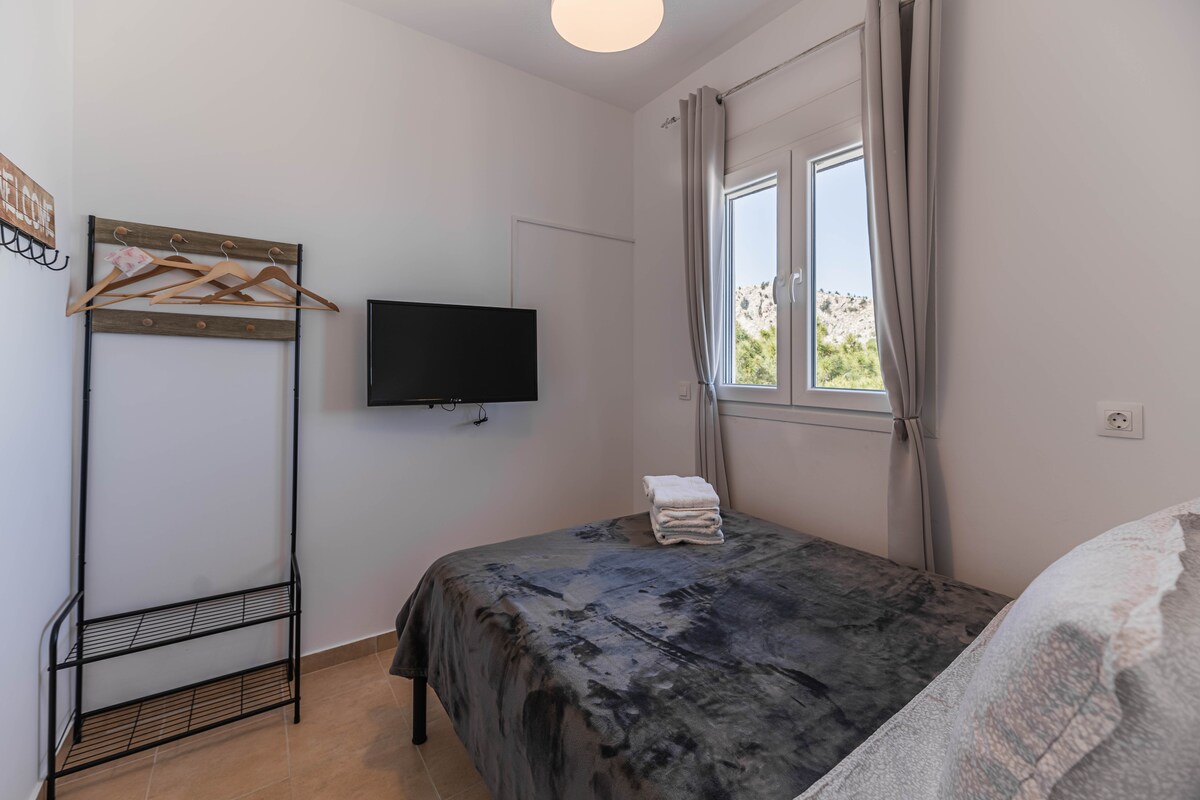 Schlafzimmer 3 Schlafzimmergröße:
1,20 x 2,00 m