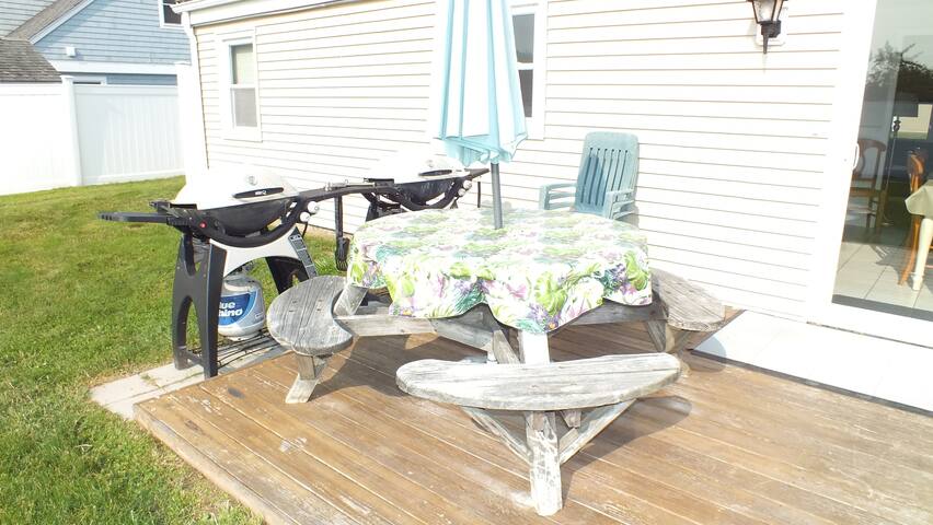 Great House, Great Location, Free Beach Parking gallery image 4