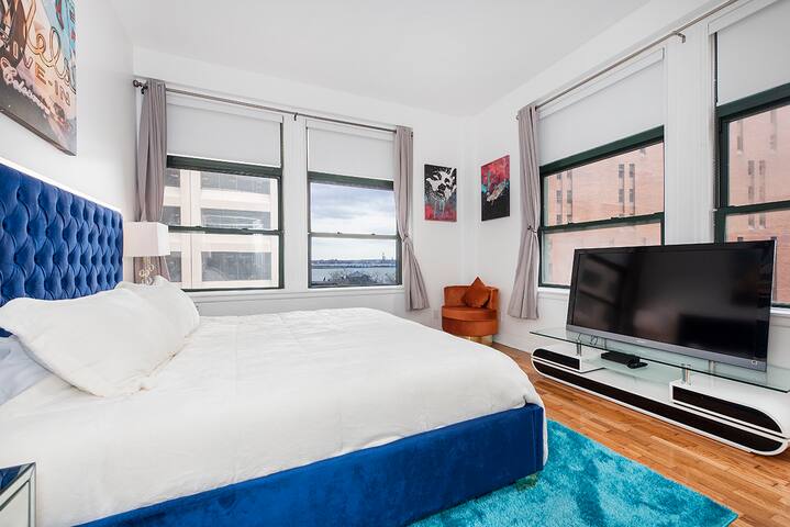 4 Bedroom Penthouse in Elevator Loft Bldg in FiDi gallery image 2