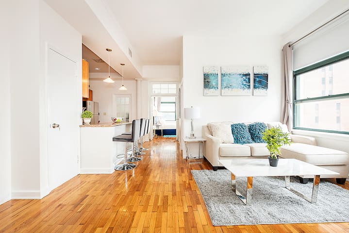 4 Bedroom Penthouse in Elevator Loft Bldg in FiDi