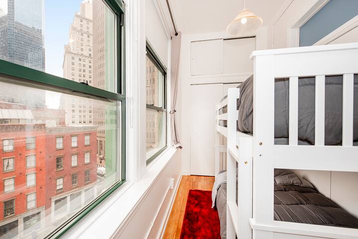 4 Bedroom Penthouse in Elevator Loft Bldg in FiDi gallery image 5