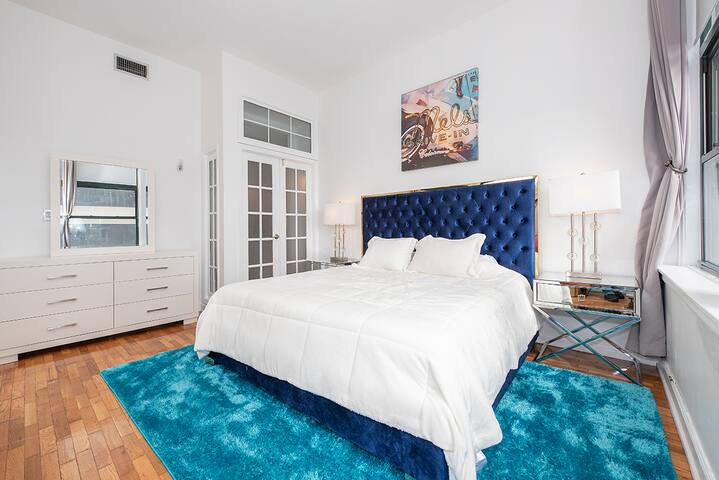 4 Bedroom Penthouse in Elevator Loft Bldg in FiDi gallery image 3