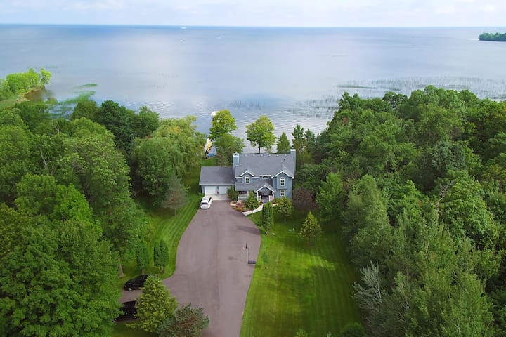 Lakeside Retreat on Cove Bay (Mille Lacs Lake, MN)