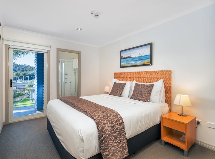 Dormitorio principal con baño privado