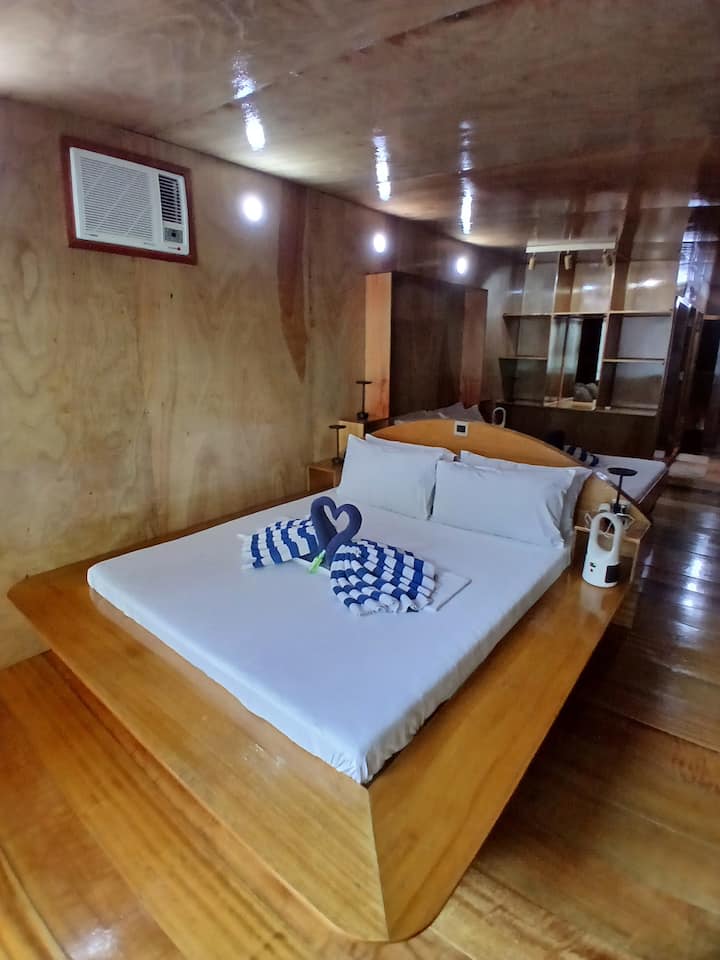 1 Mega Glass Suite Coron Island Palawan - Corón