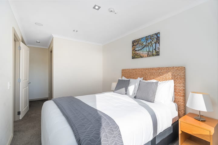 Მთავარი საძინებელი საკუთარი სააბაზანოთი