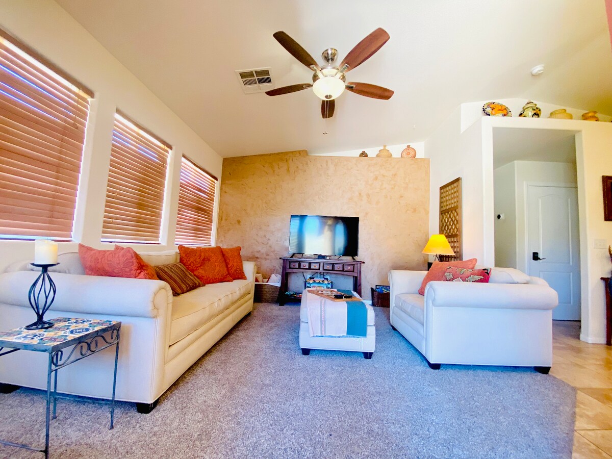 Vstup prednými dverami do obývačky...