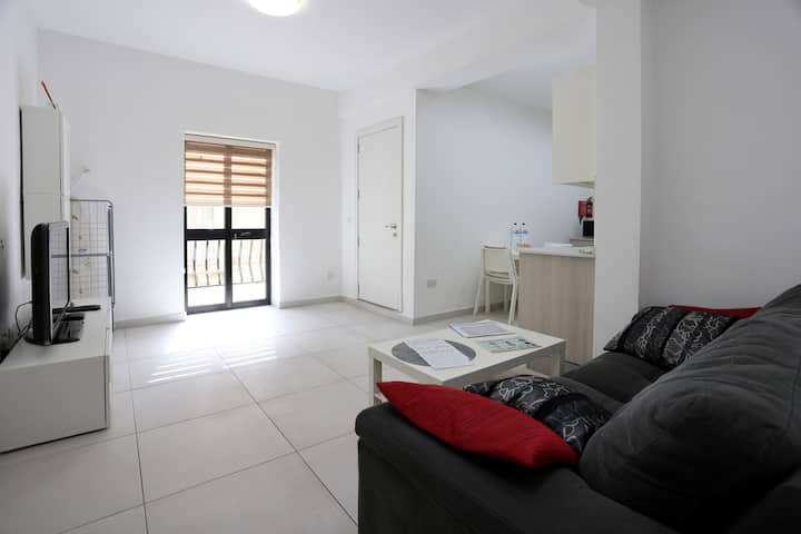Central & Spacious Flat Near Valletta And Sliema - Malta