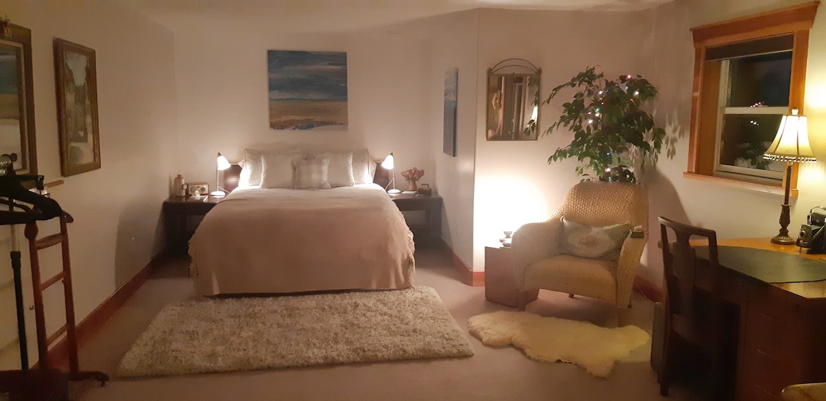 החדר העתיק הוא חדר מרווח מאוד הפונה לאוקיינוס עם יציאה ישירה למרפסת. היא שקטה ושלווה.