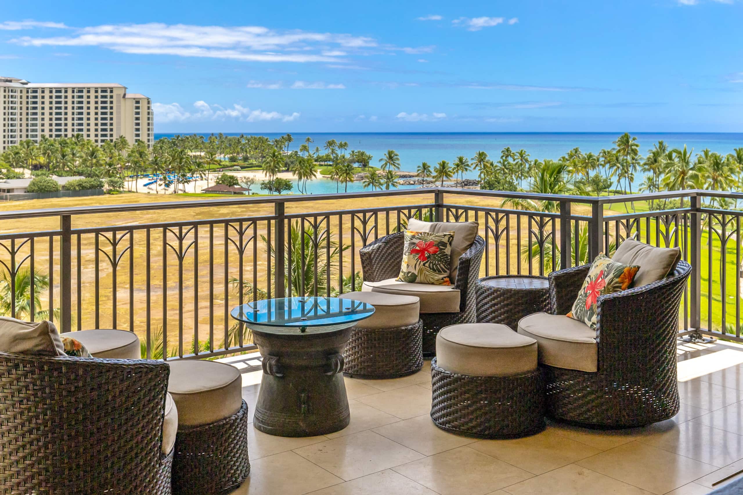 Condo in Kapolei · ★5.0 · 3 bedrooms · 5 beds · 3 private baths - Image 2
